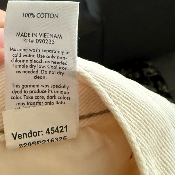 Pacsun|Floral daisy embroidered ultra high waisted vintage denim shorts in cream - Picture 12 of 15